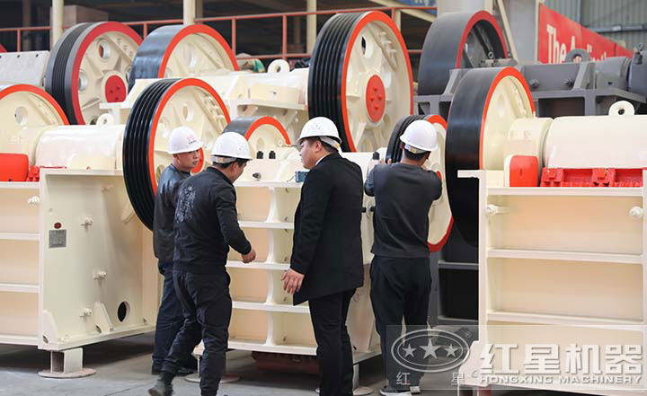 用戶(hù)來(lái)廠考察，多種設(shè)備型號(hào)讓用戶(hù)眼見(jiàn)為實(shí)